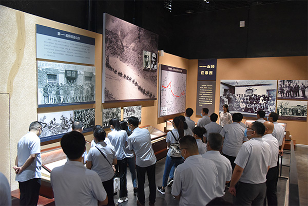 公司開展“憶崢嶸歲月 譜發展新篇”紅色教育活動