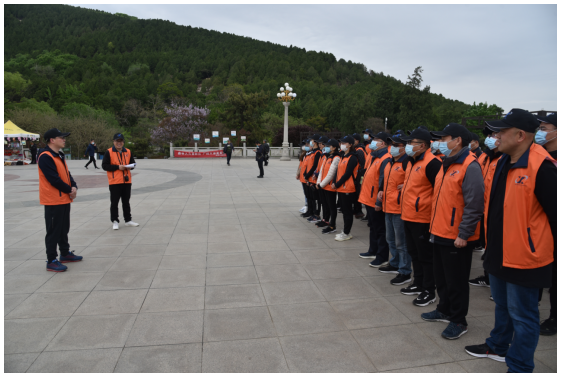 勇做新時代顯通“挑山工”登山團建活動圓滿結束