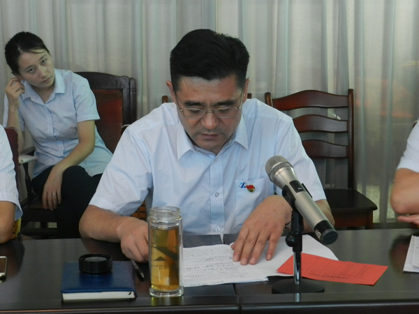 公司黨委召開(kāi)新黨員入黨儀式暨黨員發(fā)展對(duì)象雙推會(huì)議